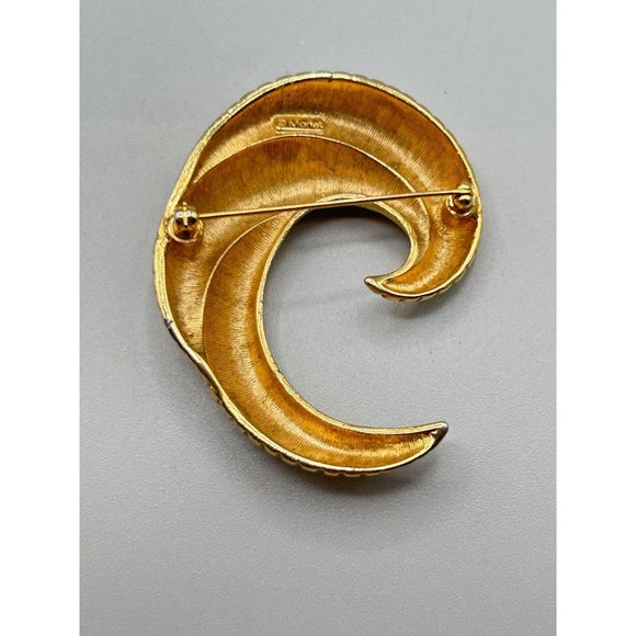 MONET Gold Tone Swirl Brooch Statement Textured Abstract Free Form Pin Signed - Picture 5 of 7